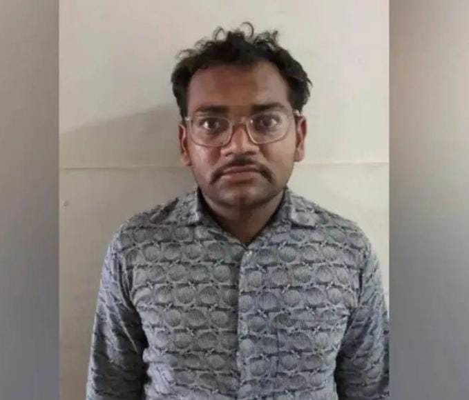 Select कच्छ में जासूसी करते धरा गया हेल्थ वर्कर कच्छ में जासूसी करते धरा गया हेल्थ वर्कर