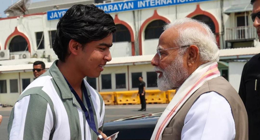 वैभव सूर्यवंशी ने पटना एयरपोर्ट पर PM मोदी से की मुलाकात