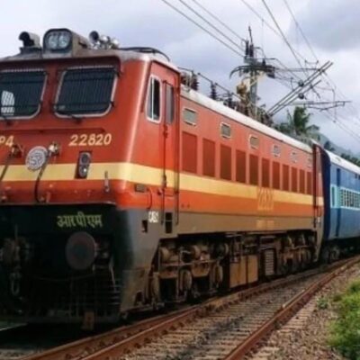 दिल्ली से चल रही कईं स्पेशल ट्रेनें